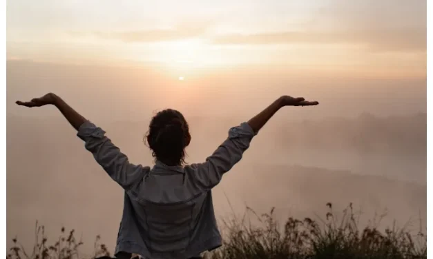 Mindful Living: Rahasia Hidup Lebih Tenang Dan Bahagia