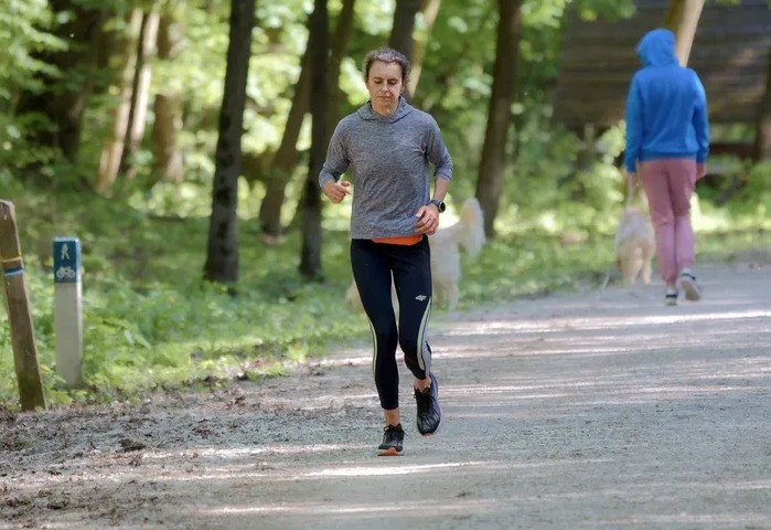 Olahraga Ringan Tapi Efektif: Lari Pagi Dan Yoga