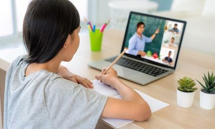 Peran Teknologi Dalam Gaya Hidup Modern