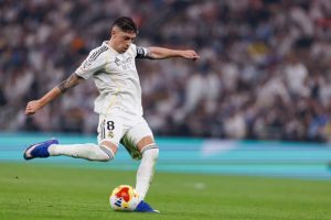 Peran Gelandang Bertahan Dalam Sepak Bola Modern