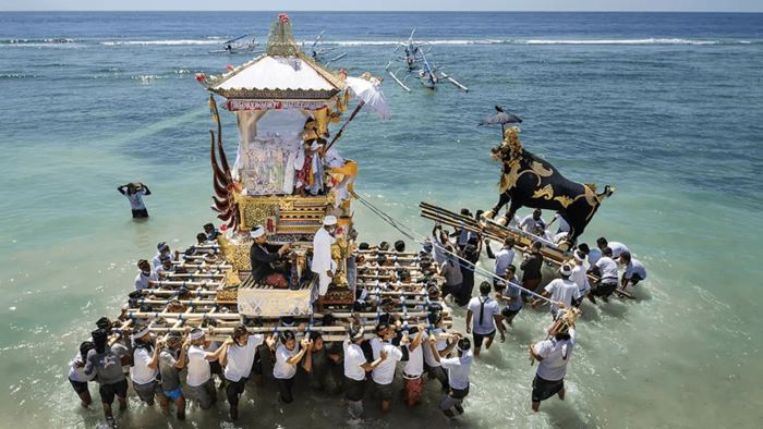 Tradisi Nusantara Yang Memiliki Makna Mendalam