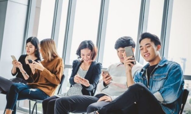 Perkembangan Tren Digital Mewarnai Kebiasaan Generasi Muda